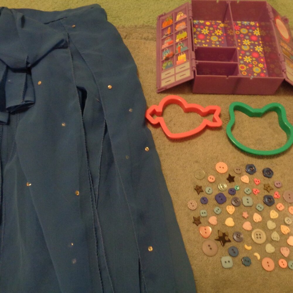 COSPLAY BLUE RHINESTONE CHIFFON SKIRT COLORS BUTTONS COOKIE CUTTERS WARDROBE LOT
